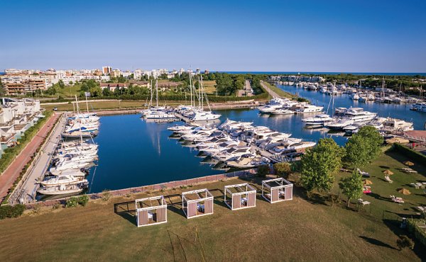 Situated in front of the reception building, the Grecale basin hosts boats of 12 to 22m (39 to 72ft).