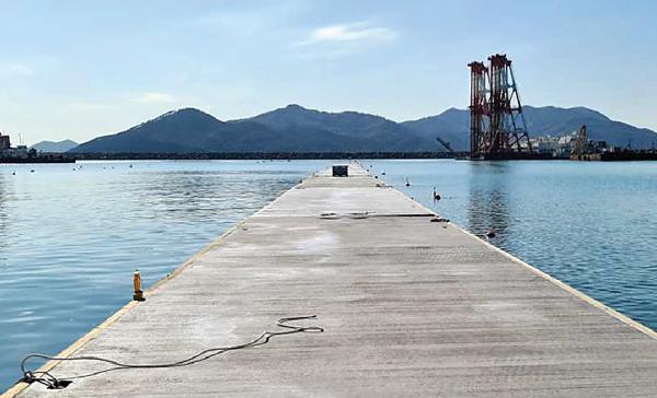 Hei Ling Chau is now sheltered by a concrete wave attenuator.