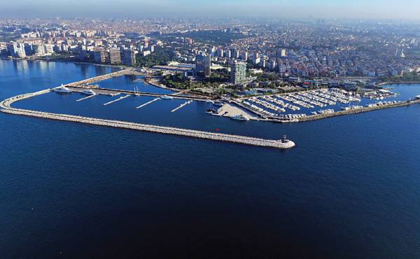 Atakoy Mega Yacht Marina firmly on the superyacht circuit.